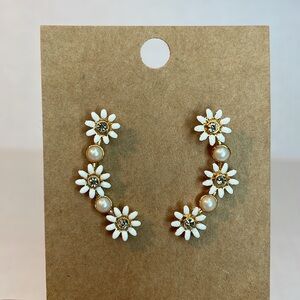 Kate Spade Loves Me Not Daisy Earrings/Climbers